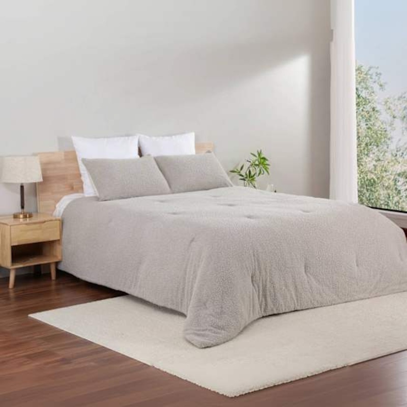 3-Piece Light Grey Cozy Knit Comforter Set, King