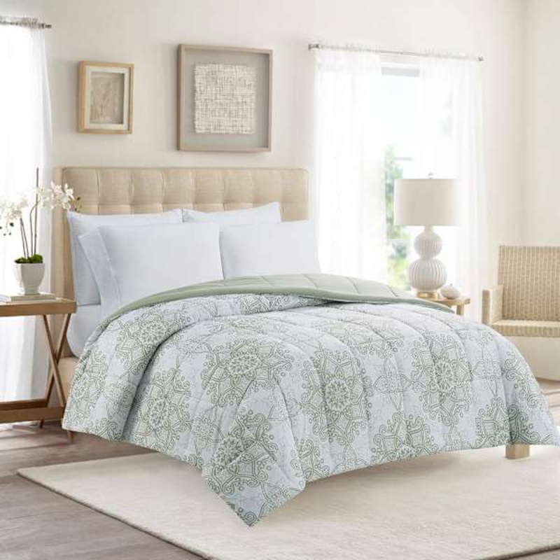 White & Green Medallion Print Reversible Brushed Microfiber Comforter, Full/Queen