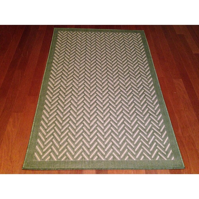 Woven Green/ Beige Indoor/ Outdoor Area Rug – 3′ x 5′